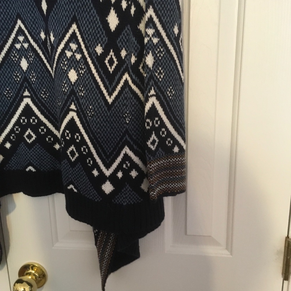 Pink Rose Aztec Sweater - Picture 5 of 5